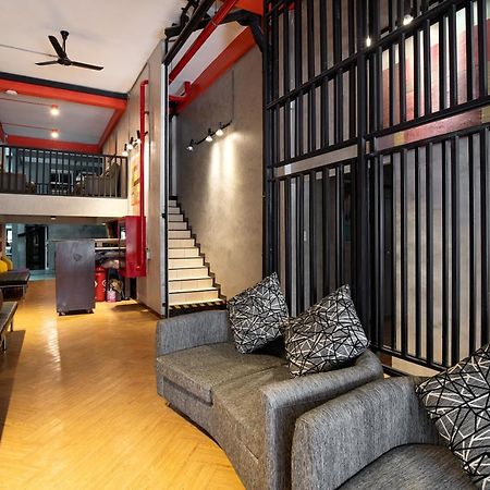 Buri Hostel Bangkok Exterior foto